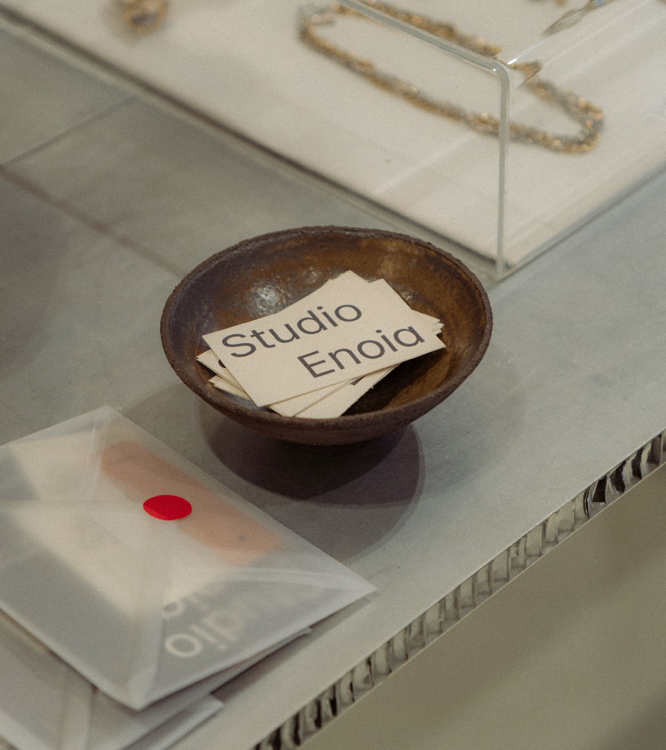 Création graphique et supports print - Cartes de visite et papeterie.